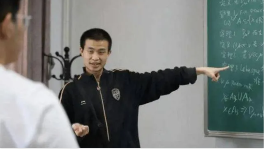 2025澳门精准正版资料大全118,67岁老大爷爆改龙爹敖光,整体规划执行讲解_HarmonyOSV11.32